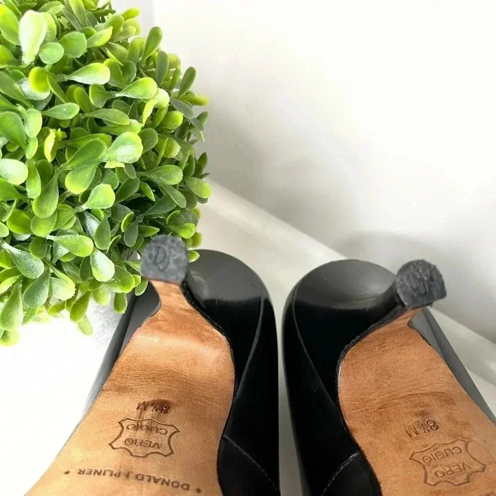 Donald J Pliner Vero Cuoio Black Pointed Heels - Picture 10 of 13